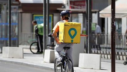 Un repartidor de Glovo, en Madrid.
