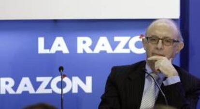 El ministro de Hacienda y Administraciones Públicas, Cristóbal Montoro, durante el foro organizado por el diario La Razón, hoy en Madrid.