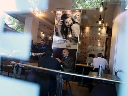 Ambiente del bar Nonsolocaffe, en la calle de Ríos Rosas.