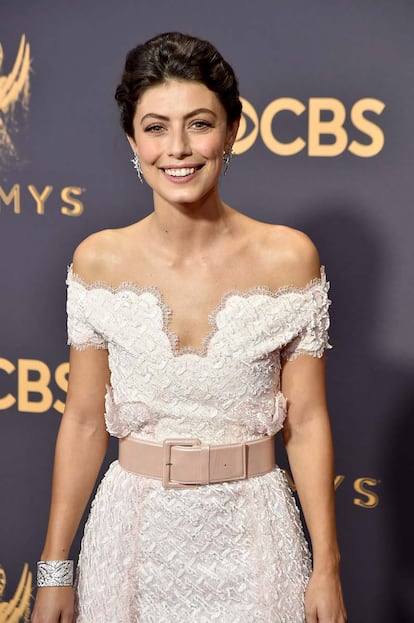 Alessandra Mastronardi, de Master of None, acudió con un vestido de alta costura de Chanel.