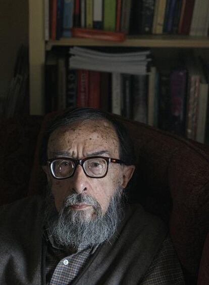 Juan Eduardo Zúñiga, fotografiado ayer en su casa en Madrid.
