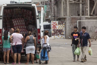 Moradores da Favela 31, no centro de Buenos Aires.