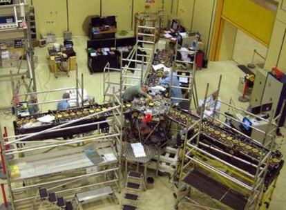 Construcción y montaje del instrumento MIRAS en EADS-CASA Espacio.