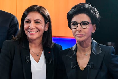 Las candidatas a la alcaldía de París Anne Hidalgo (i) y Rachida Dati (d)