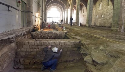 Excavación en el interior de las atarazanas de Barcelona.