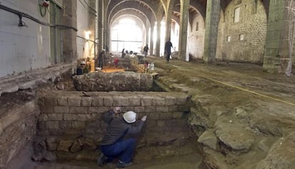 Excavaci&oacute;n en el interior de las atarazanas de Barcelona.