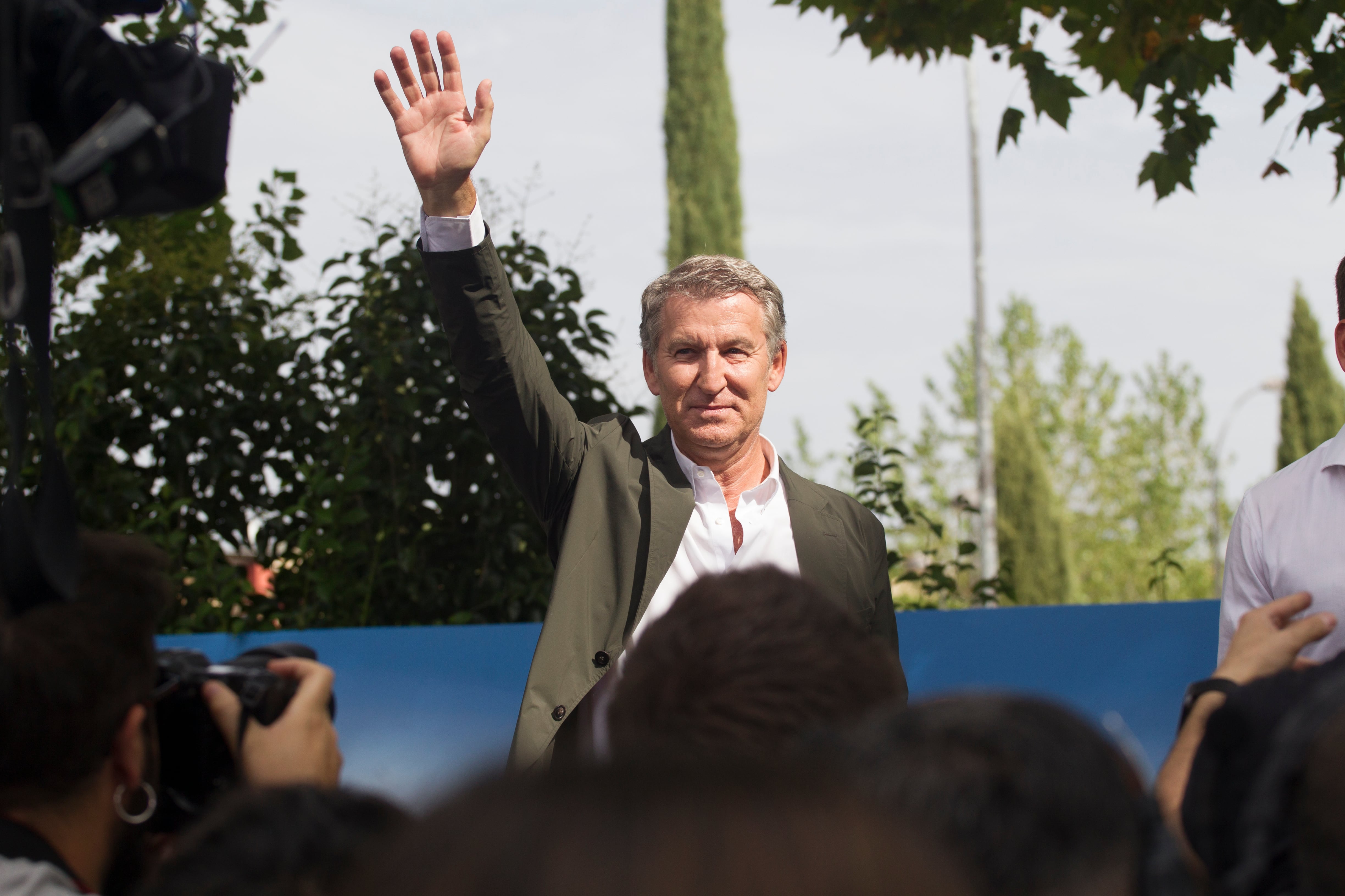 Última hora de la entrada de inmigrantes a Ceuta, en directo | Feijóo acusa al Gobierno de “alentar a que le gente se juegue la vida y la pierda para venir a España”