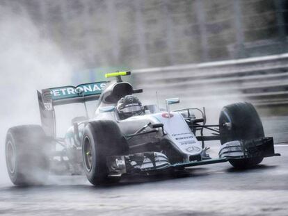 Rosberg, durante la clasificaci&oacute;n en Hungr&iacute;a.