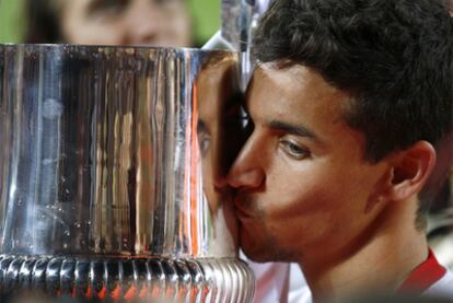 Jesús Navas, con la Copa del Rey.