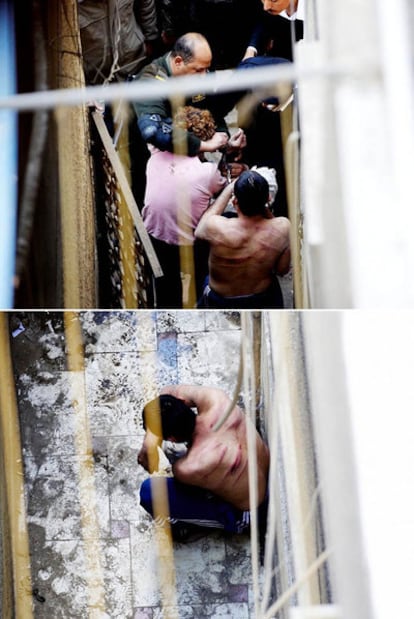 En la imagen superior, traslado de los torturados en un patio de Garden City, El Cairo. En la foto se ve a un militar. En la imagen inferior, estado de uno de los jóvenes durante un descanso en la sesión de golpes, el 10 de marzo de 2011.