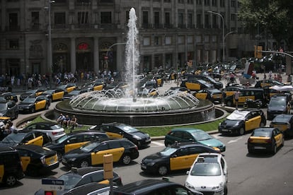 La Generalitat ha promès que no concedirà més llicències amb vehicles amb conductor, conegudes com a VTC.