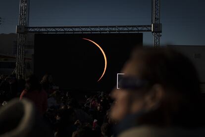 La gente fue trasladándose desde el fin de semana hasta diferentes pueblos y ciudades para poder ver el eclipse.