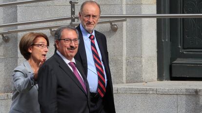 El presidente por sustitución del Consejo General del Poder Judicial, Rafael Mozo, en el centro, el día 13 en Madrid.