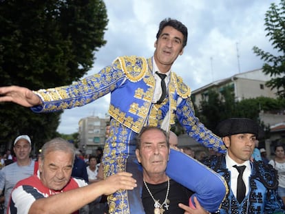 Jesulín, a hombros tras su reaparición en Cuenca.