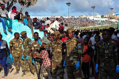 Depois dos protestos desta quarta-feira, o presidente da Somália, Mohamed Abdullahi "Farmajo", organizou um ato em um estádio de Mogadíscio. Durante sua fala, ele pediu para que a população se aliste no exército para "libertar o país africano"