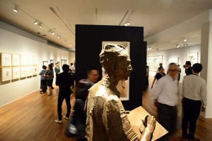 Singapur presume de museos de primer orden y desde el pasado mes de noviembre ha añadido uno más: la recién inaugurada Galería Nacional, alojada en dos edificios históricos del centro de la ciudad, las antiguas sedes del ayuntamiento y el tribunal supremo, en los que se puede disfrutar de una gran colección de arte asiático y, también, de las vistas al Padang y Marina Bay desde el jardín de la azotea, en la quinta planta.