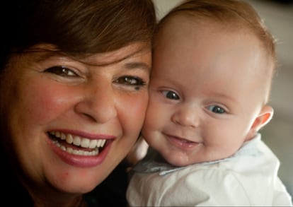 Christina Wurschy y Rowan, de cuatro meses y medio, en una foto familiar.