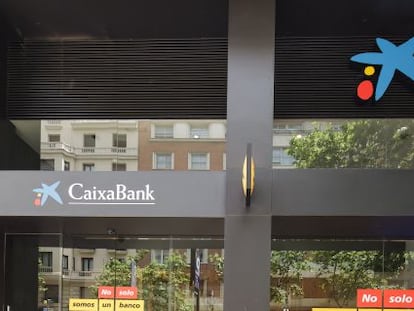 Imagen de una oficina de CaixaBank.