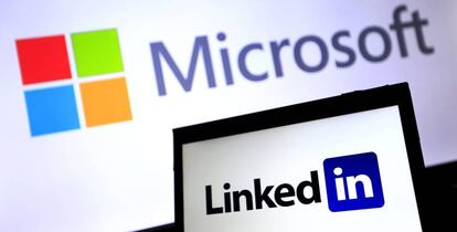 Los logotipos de Microsoft y de la red social LindkedIn