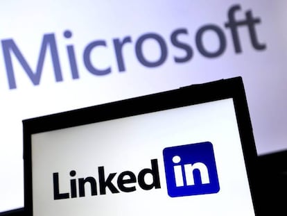 Los logotipos de Microsoft y de la red social LindkedIn