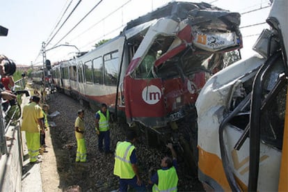 Estado en el que han quedado dos de los trenes del metro de Valencia siniestrados en el término municipal de Picanya.