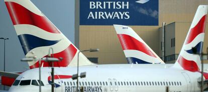 Varios aviones de British Airways, en el aeropuerto de Heathrow, cerca de Londres.