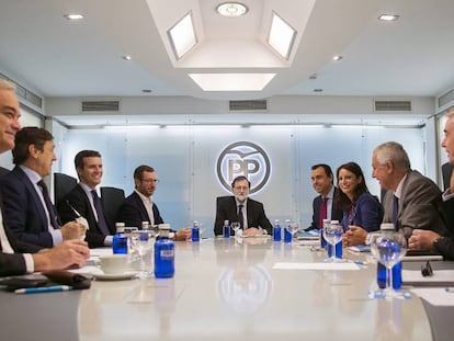 El l&iacute;der del PP, Mariano Rajoy, preside la reuni&oacute;n del Comit&eacute; de Direcci&oacute;n del partido celebrada hoy en la sede central, en Madrid.