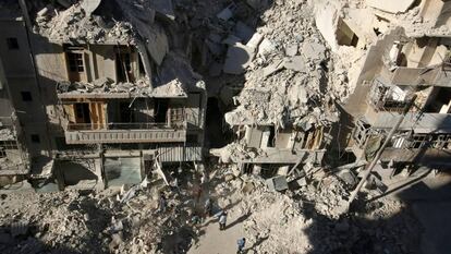 Una casa bombardeada en las inmediaciones de Alepo (Siria).