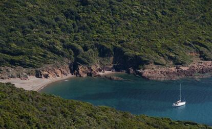 Cala de la bahía de Tuara, en la reserva naural de Scandola (Córcega).