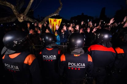 Protesta independentista ante el Parlament. 