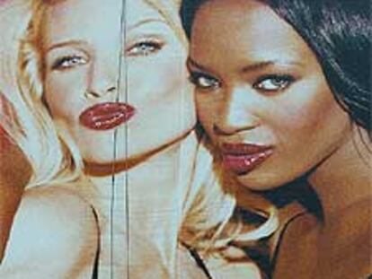Valla publicitaria de lencería con las modelos Naomi Campbell y Daniela Pestova