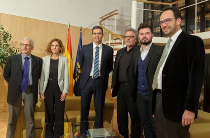 Foto de la reunión de abril a la que se refieren las palabras de Vidal