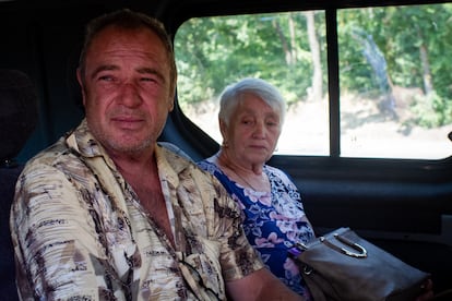 Anatoli Sadovdki, de 67 años, es uno de los civiles evacuados de Kupiansk (Ucrania) el pasado viernes.