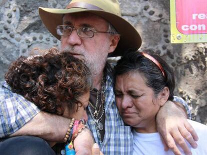 Sicilia abraza a familiares de víctimas en el primer aniversario del asesinato de su hijo
