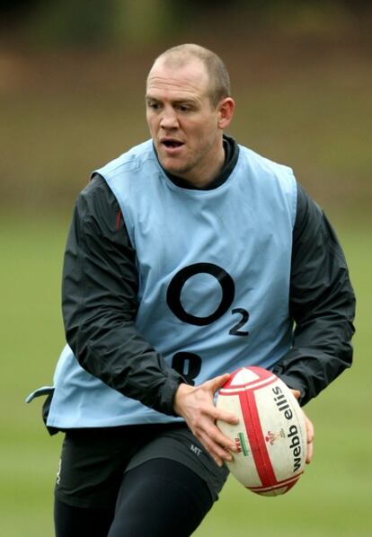 Mike Tindel, capitán de Inglaterra, durante un entrenamiento previo al partido contra gales.