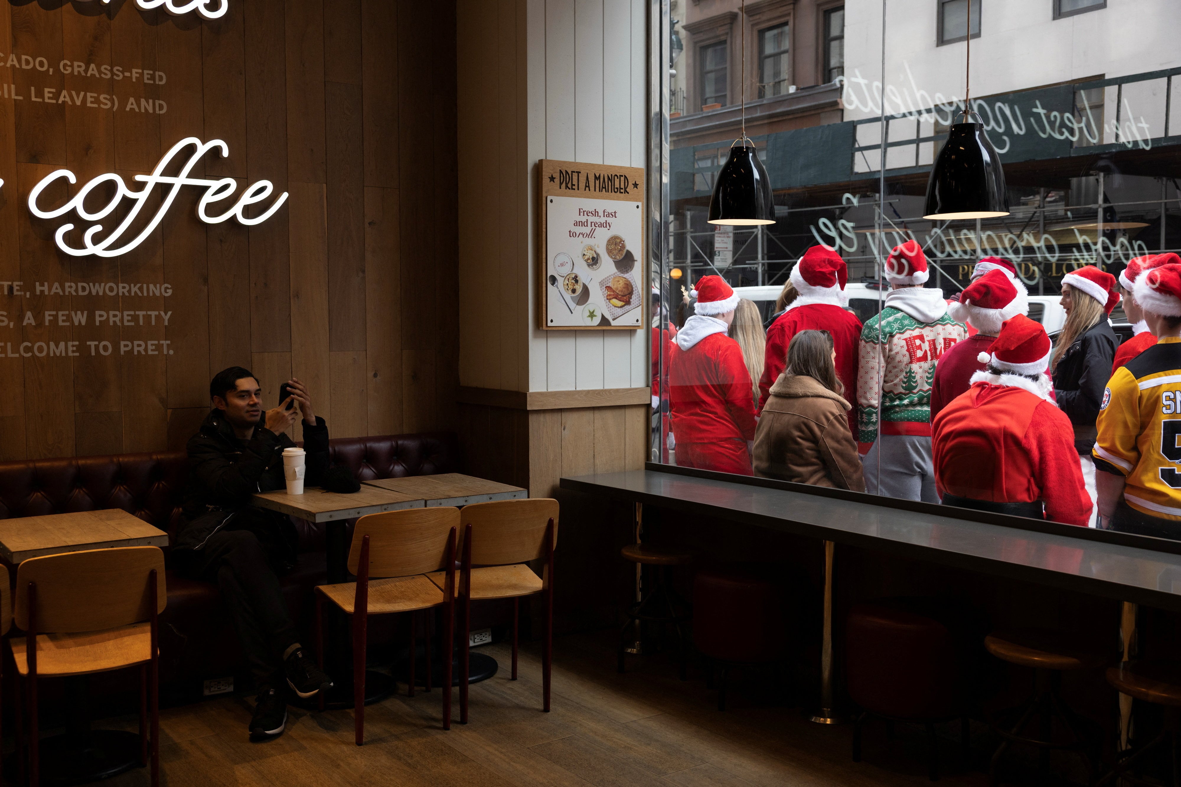 Café hecho en casa y menos visitas a Starbucks: cómo el precio del grano ha cambiado su forma de consumirlo