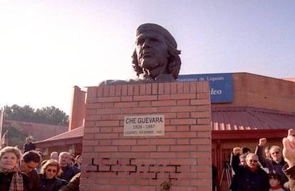 El busto del Che Guevara situado en Leganés.