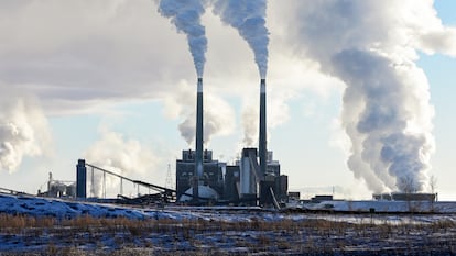 Central eléctrica de carbón en Dakota del Norte (EE UU).