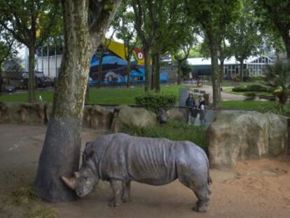 Una ordenanza prohíbe la reproducción en el parque, salvo para especies en extinción que puedan ser reintroducidas en la naturaleza. Los trabajadores convocan una huelga