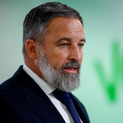 MADRID, 01/09/2025.-Vista de la rueda de prensa del presidente de Vox, Santiago Abascal, este lunes en Madrid.-EFE/ Daniel González
