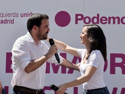 Los máximos dirigentes de Podemos e Izquierda Unida, Ione Belarra y Alberto Garzón, el martes pasado en un acto de precampaña en Madrid.