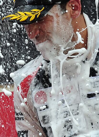 Pastor Maldonado celebra su victoria.