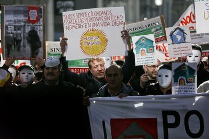 Manifestación en Madrid convocada por la plataforma de 'Nadie si hogar' pidiendo el derecho a la vivienda.