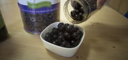 Aceitunas negras de mesa y en rodajas.
