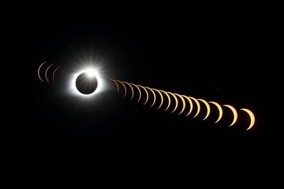 Foto em multi exposição mostra o efeito de anéis criado em torno do sol durante a passagem da lua. O registro foi feito no ponto mais alto (2.000 metros de altura) de Great Smoky Mountains National Park, Tennessee, nos EUA, na tarde desta segunda-feira.