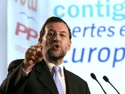 El líder del Partido Popular, Mariano Rajoy, durante la campaña electoral de las elecciones europeas.