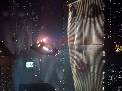 Rick Deckard viaja de vuelta a casa en una escena del videojuego.