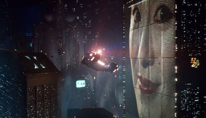 Rick Deckard viaja de vuelta a casa en una escena del videojuego.