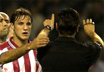 Carlos Gurpegui, en un partido del Athletic.