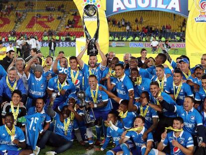 Los jugadores de Millonarios celebran su victoria en la final de la liga colombiana en Bogot&aacute; (Colombia). 